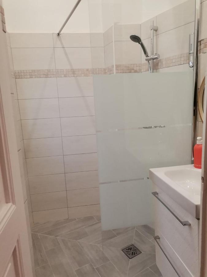 Appartement F3 Au Balcon De La Place Du Martroi 奥尔良 外观 照片