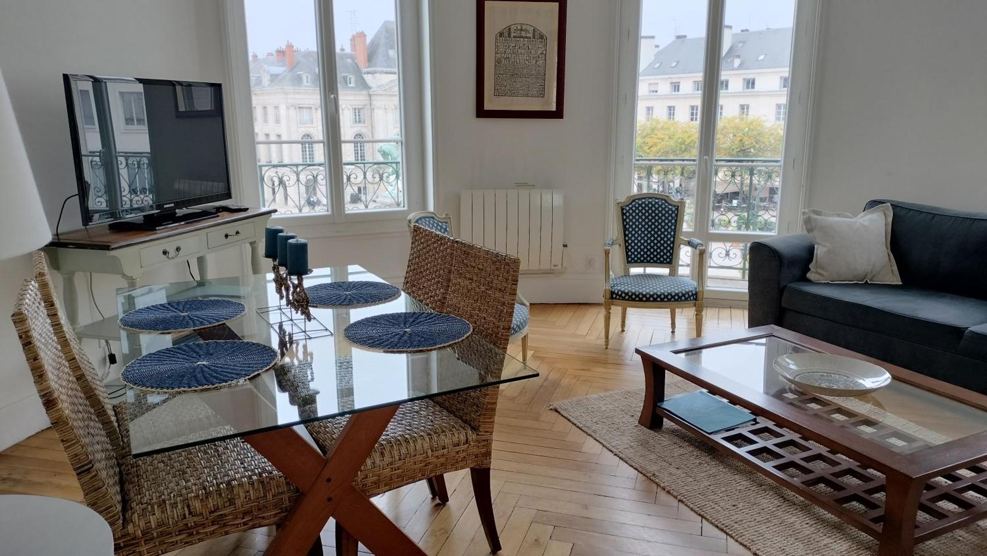Appartement F3 Au Balcon De La Place Du Martroi 奥尔良 外观 照片
